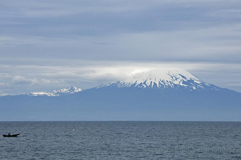 20071219 144709 D2X 3900x2600.jpg - Mount Osorno from Frutillar